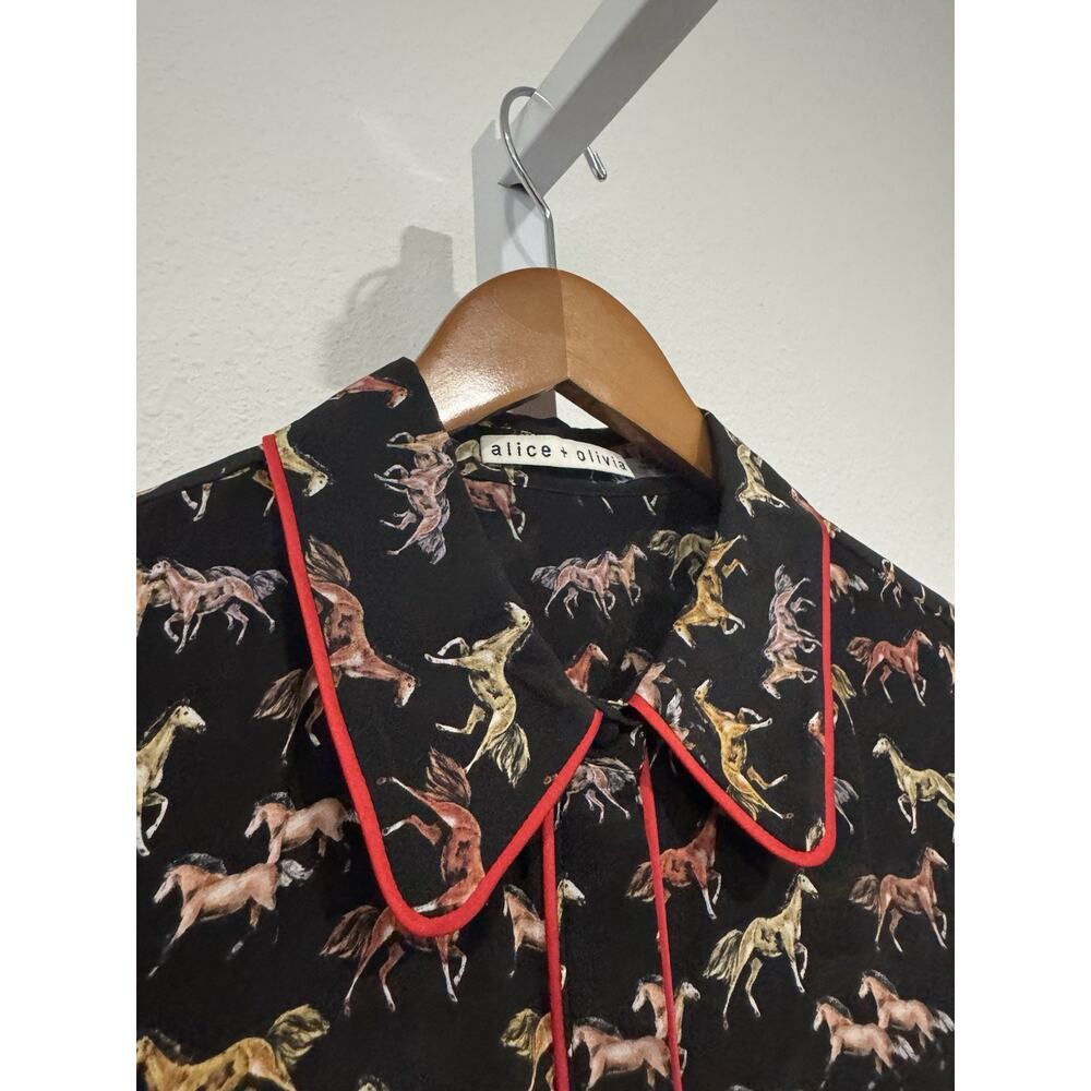Alice + Olivia Willa Placket With Piping Silk Horse Blouse Top M - Picture 6 of 12
